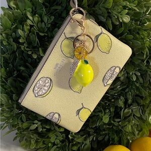 🍋🍋‍🟩🍈COACH CORNER Zip Wristlet , Citrus print with Keychain